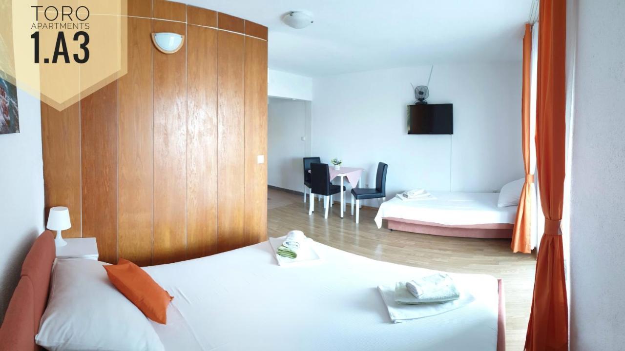 Apartments Toro Pag Town Εξωτερικό φωτογραφία
