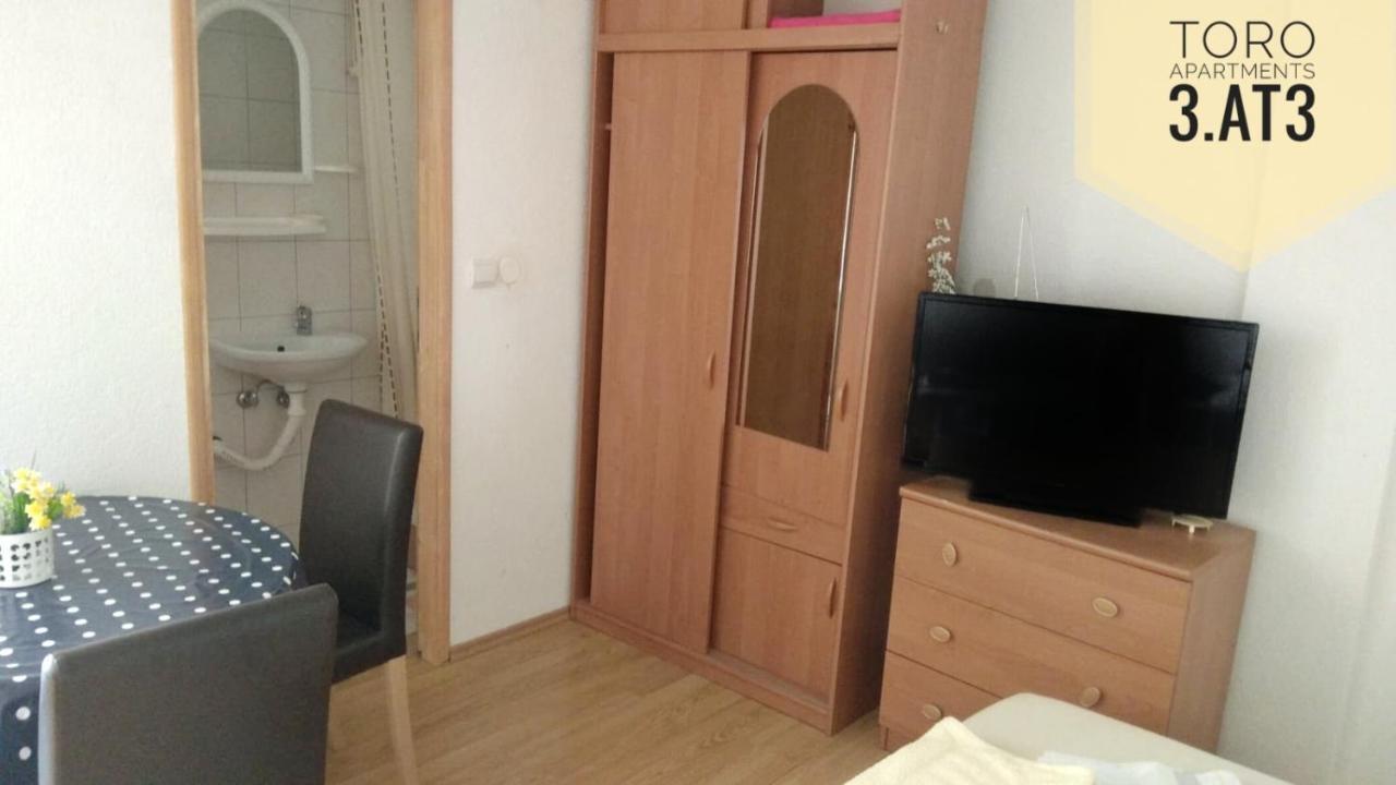 Apartments Toro Pag Town Εξωτερικό φωτογραφία